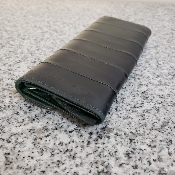 VTG Eel Skin Womens‎ Wallet Black Or Very Deep Green. Green Stitching & Interior - Picture 4 of 16